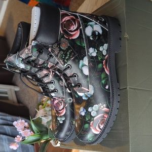 Timberland heritage 6 in waterproof boot black floral nubuck size 11
